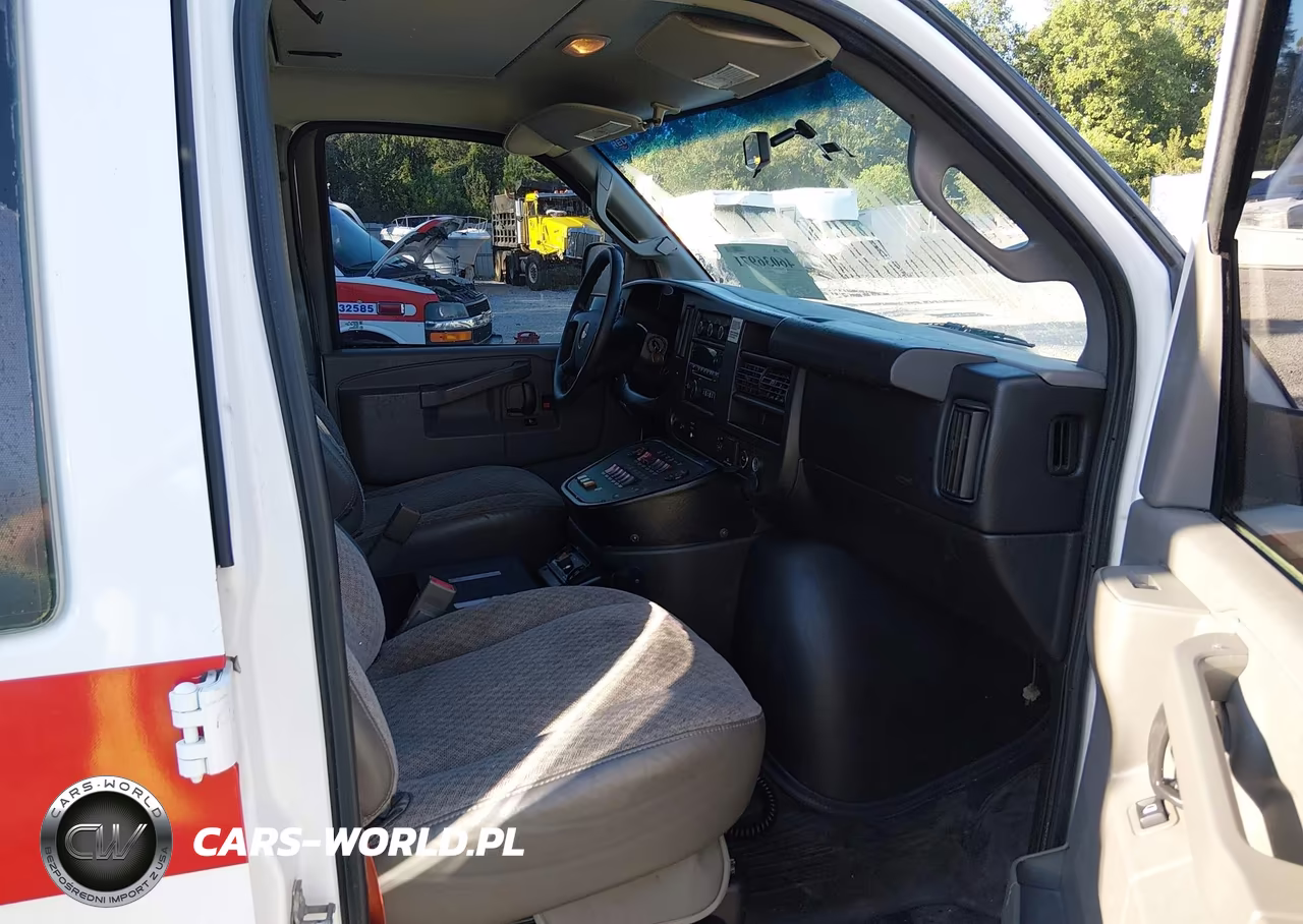 2016 Chevrolet Express 3500 Diesel VIN:1GBZGHCL1G1332691 - 5