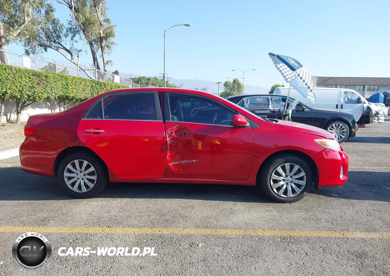 2013 Toyota Corolla Le VIN:5YFBU4EEXDP211436 - 16