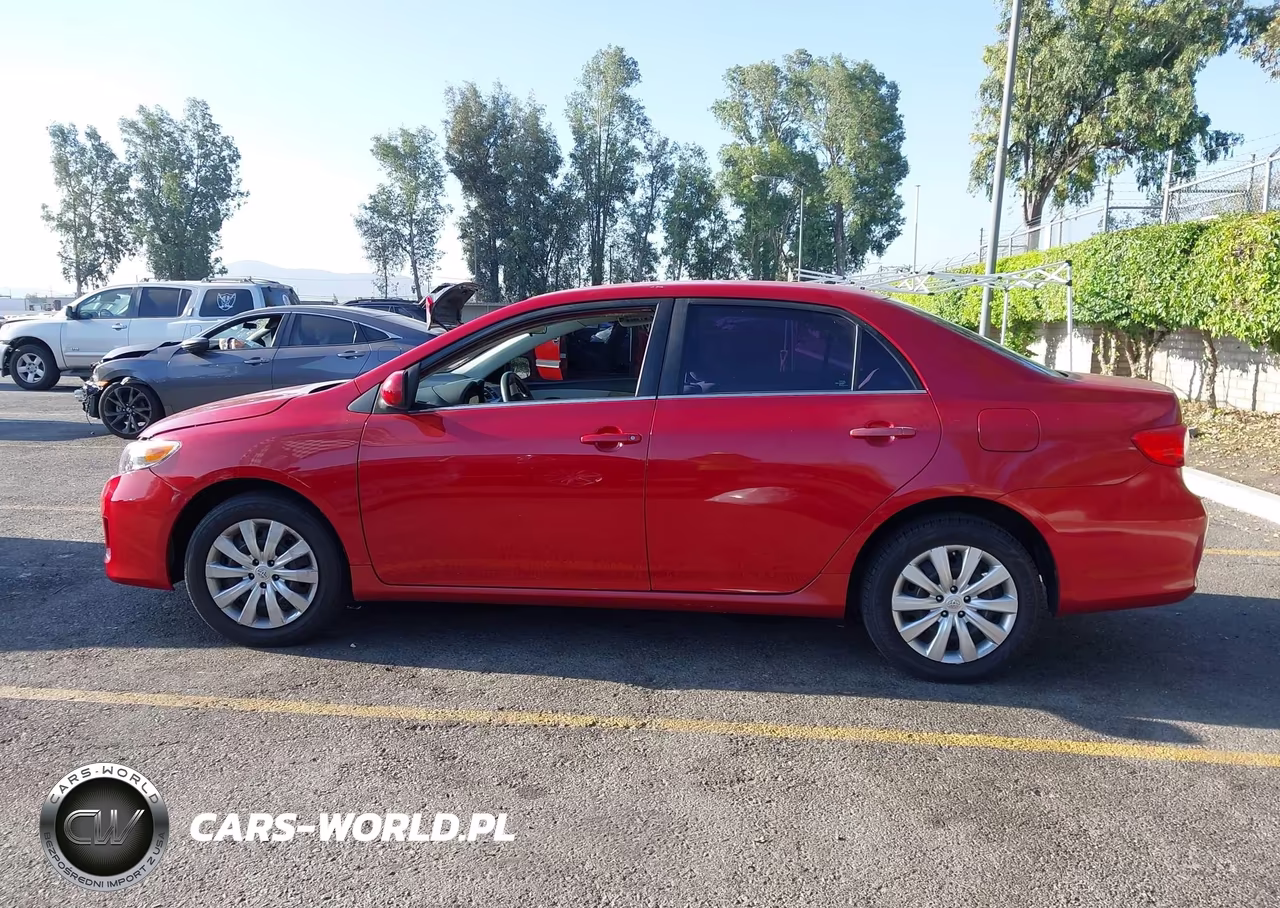 2013 Toyota Corolla Le VIN:5YFBU4EEXDP211436 - 17
