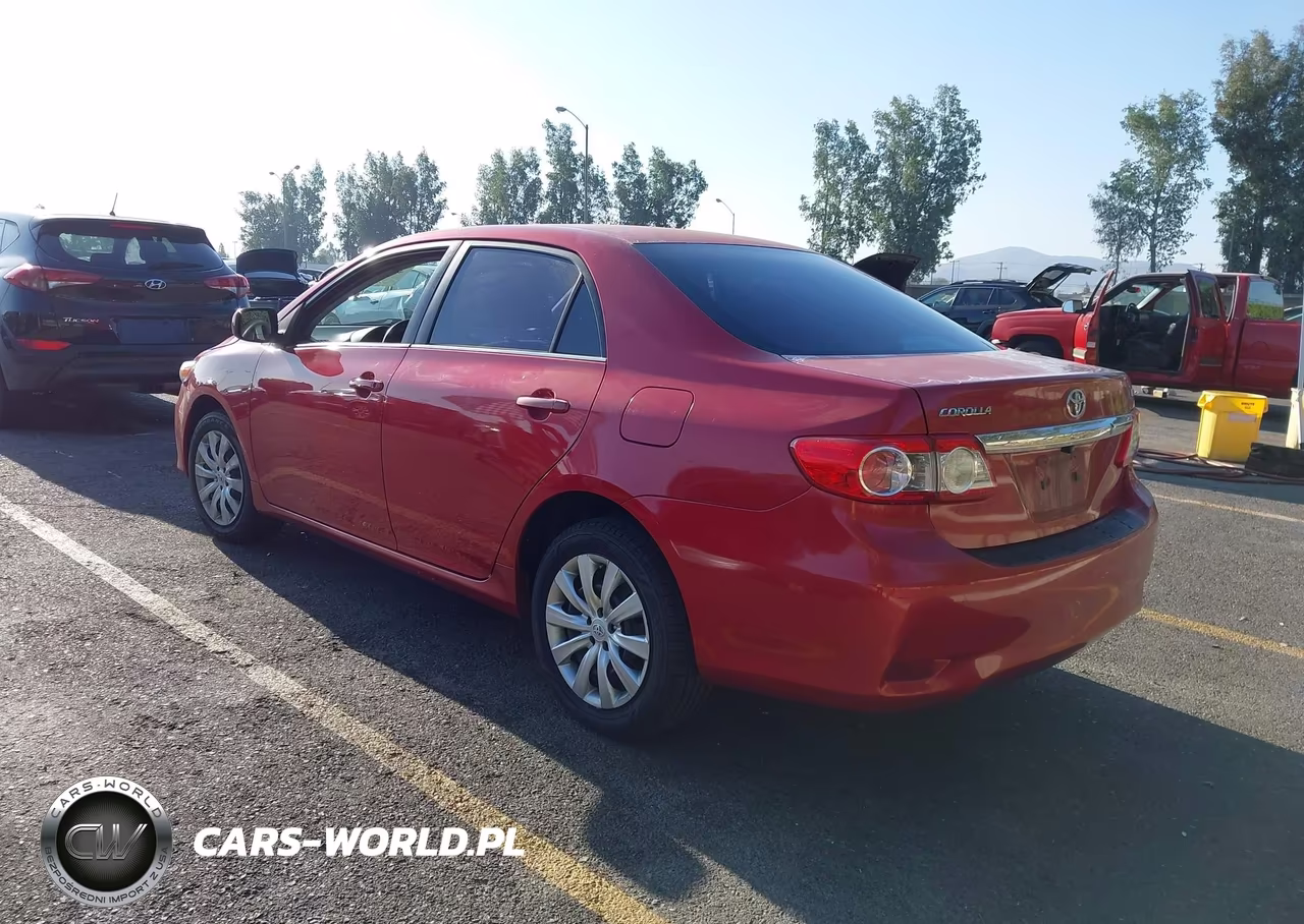 2013 Toyota Corolla Le VIN:5YFBU4EEXDP211436 - 3