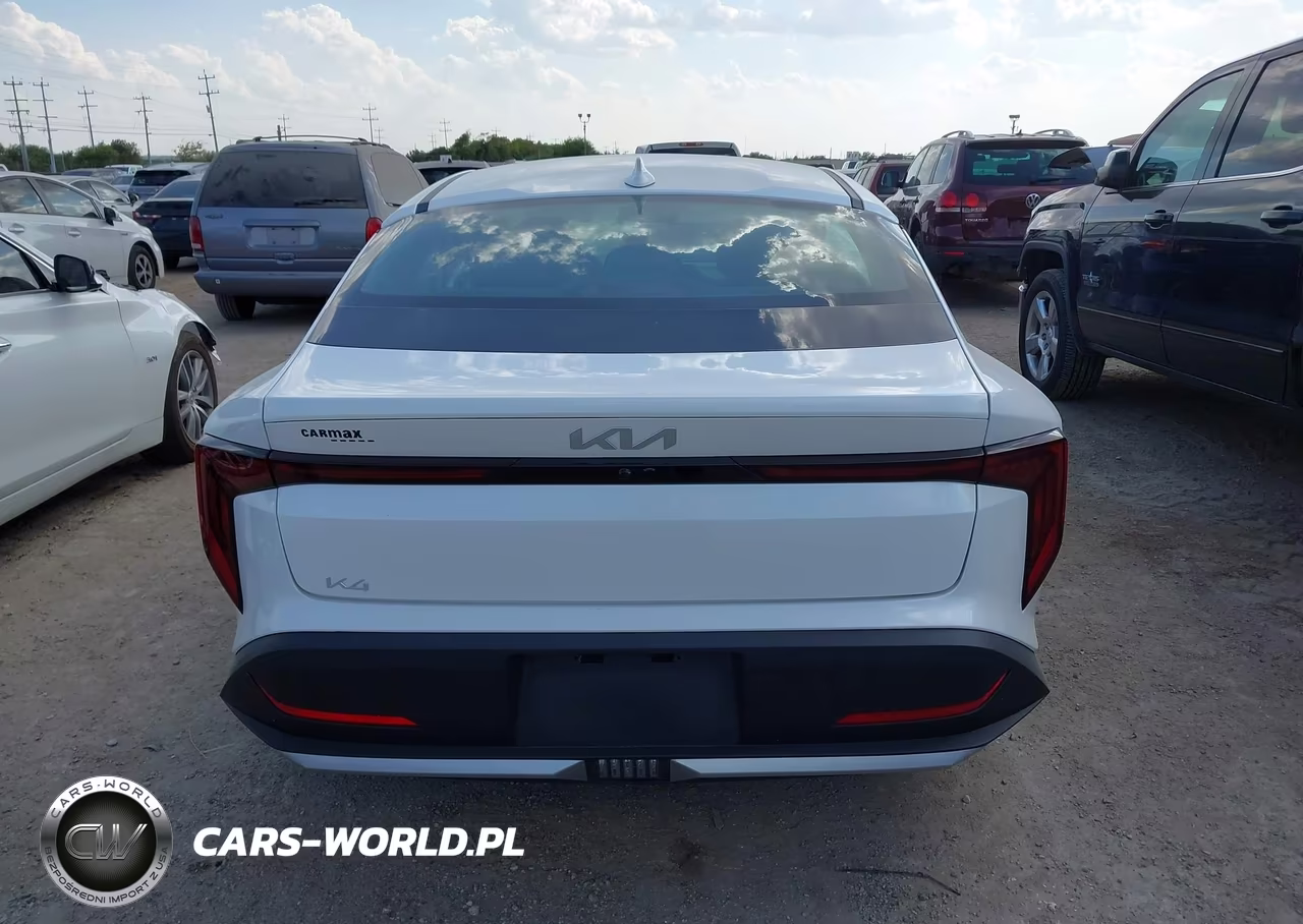 2025 Kia K4 Lxs VIN:3KPFT4DE4SE085059 - 17