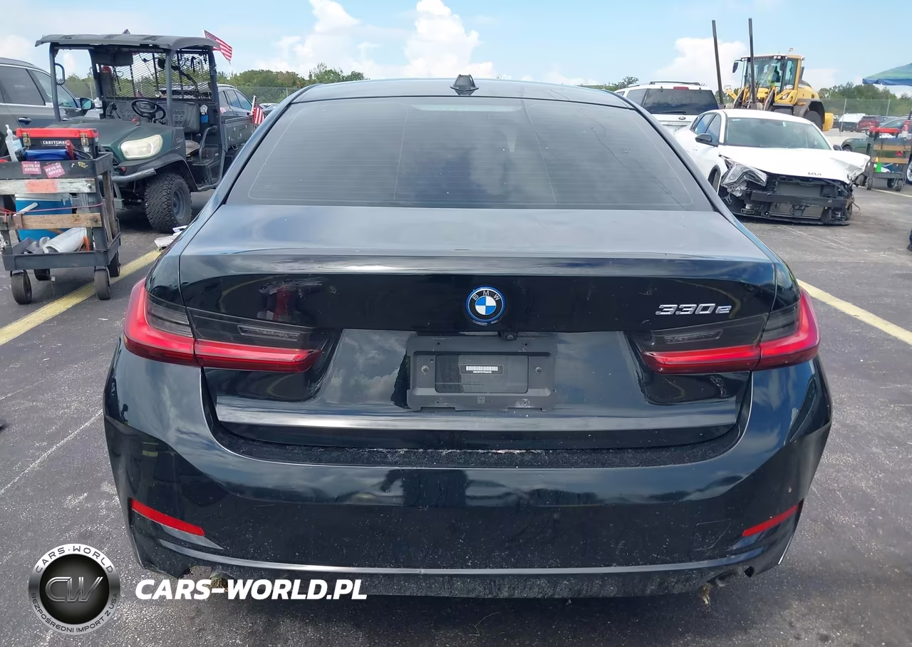 2023 BMW 330E VIN:3MW39FF07P8C83782 - 17