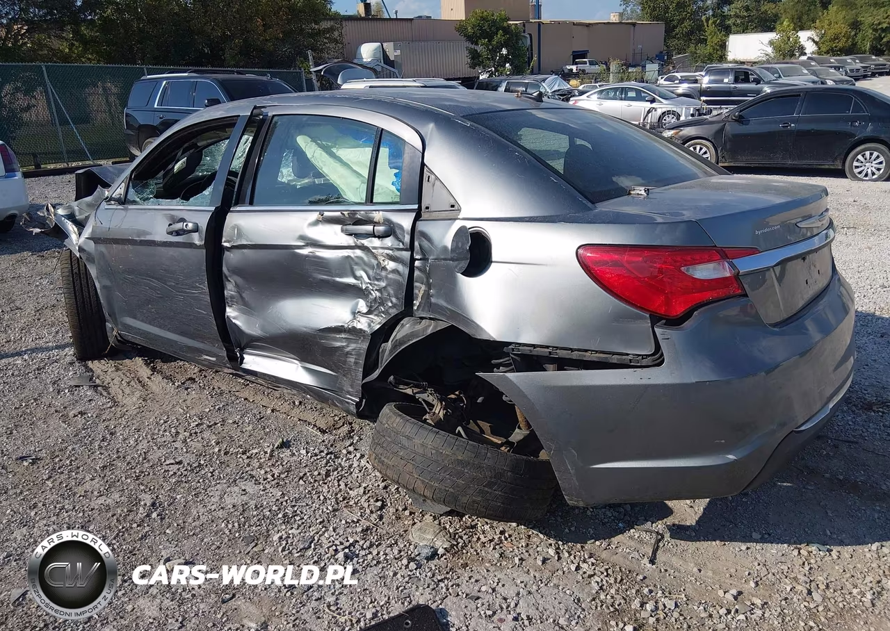 2012 Chrysler 200 Touring VIN:1C3CCBBB8CN120624 - 3