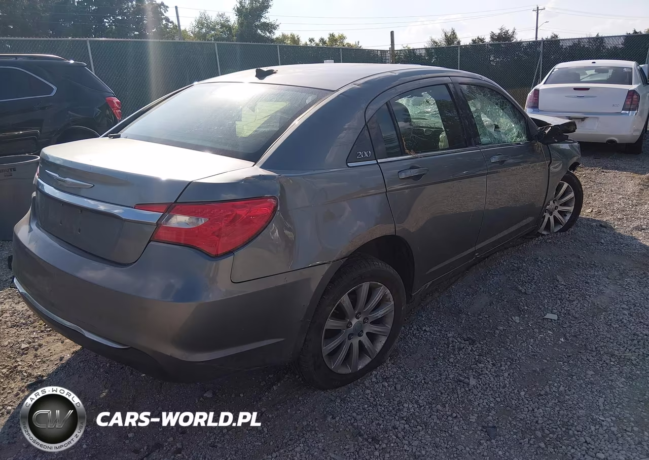 2012 Chrysler 200 Touring VIN:1C3CCBBB8CN120624 - 4
