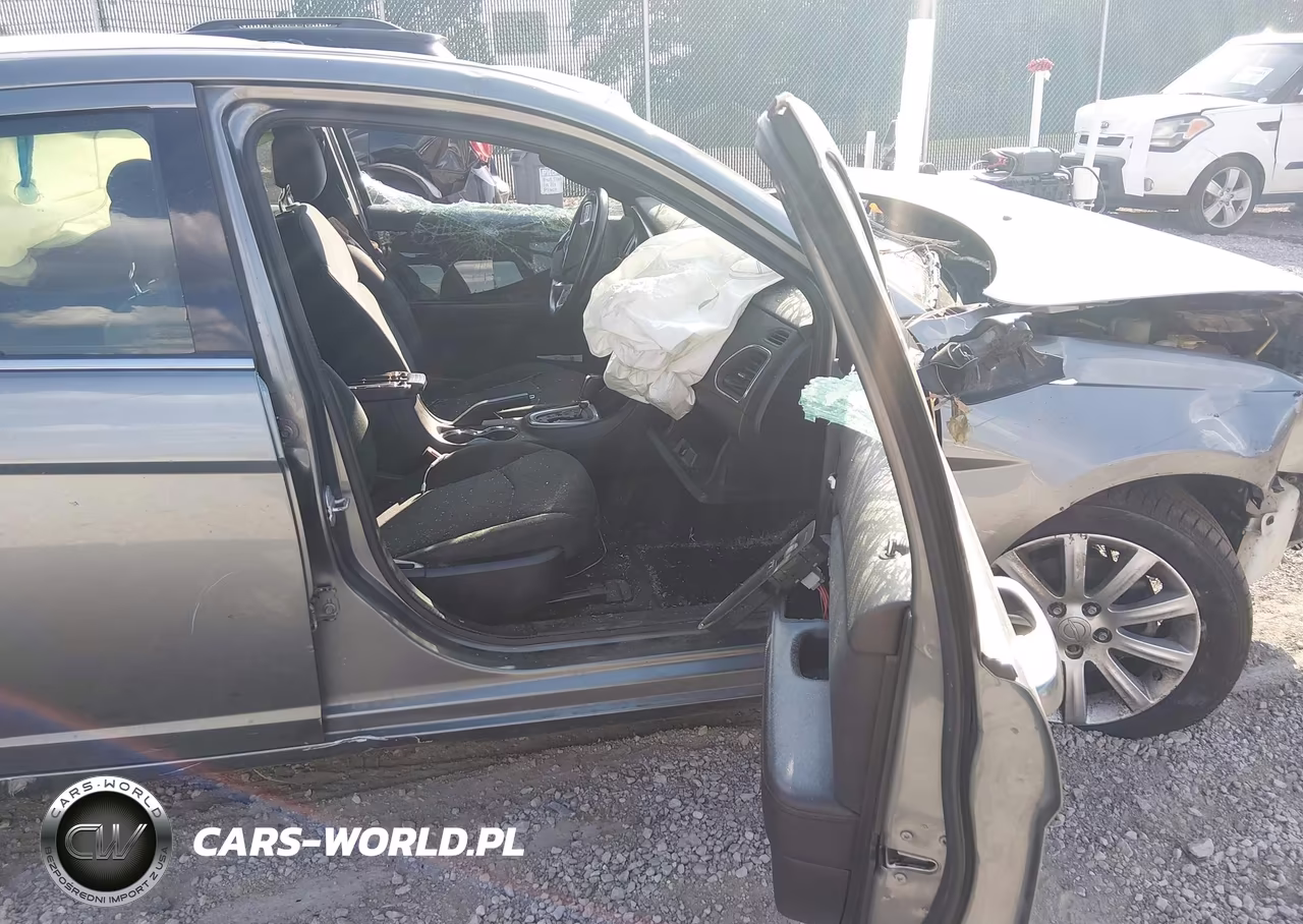 2012 Chrysler 200 Touring VIN:1C3CCBBB8CN120624 - 5