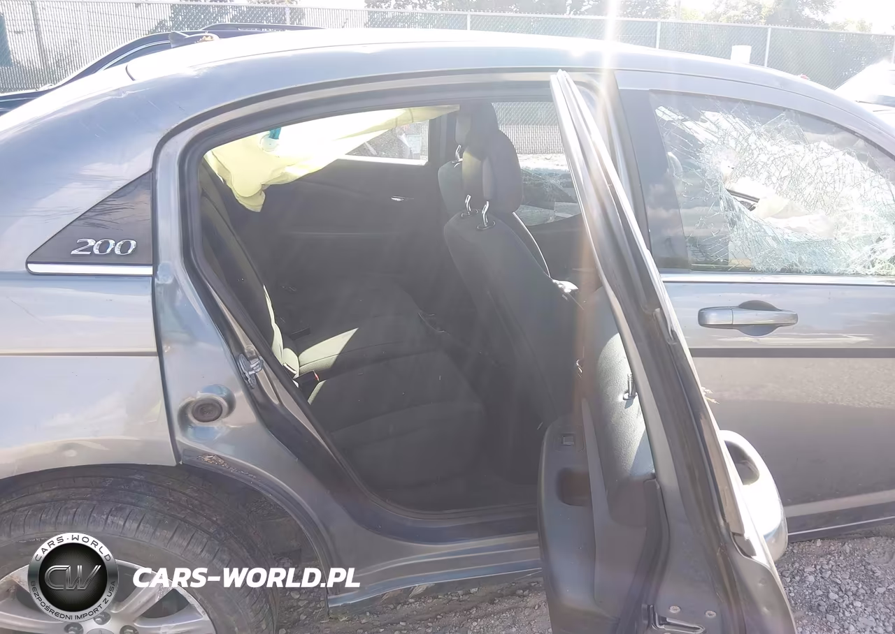 2012 Chrysler 200 Touring VIN:1C3CCBBB8CN120624 - 8