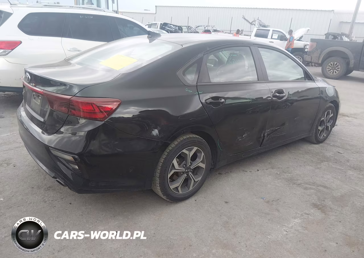 2019 Kia Forte Lxs VIN:3KPF24AD5KE057074 - 4