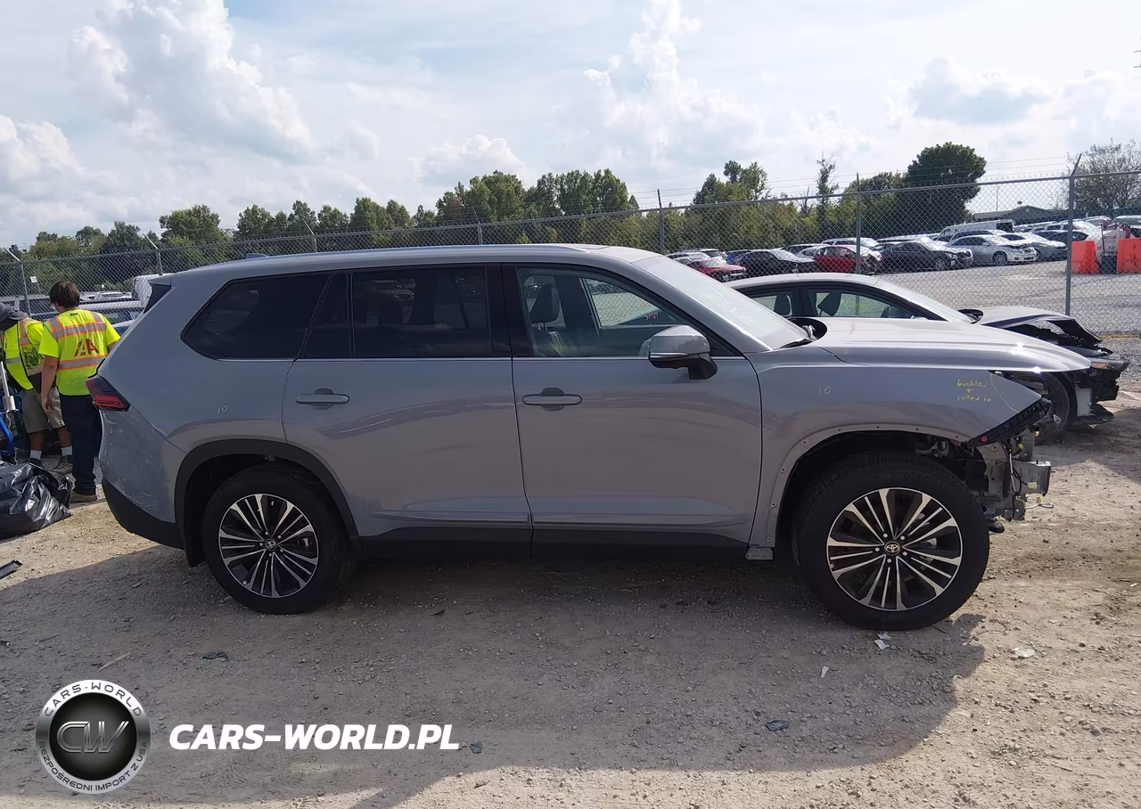 2026 Toyota Grand Highlander Hybrid Max Platinum VIN:5TDADAB51TS045912 - 14