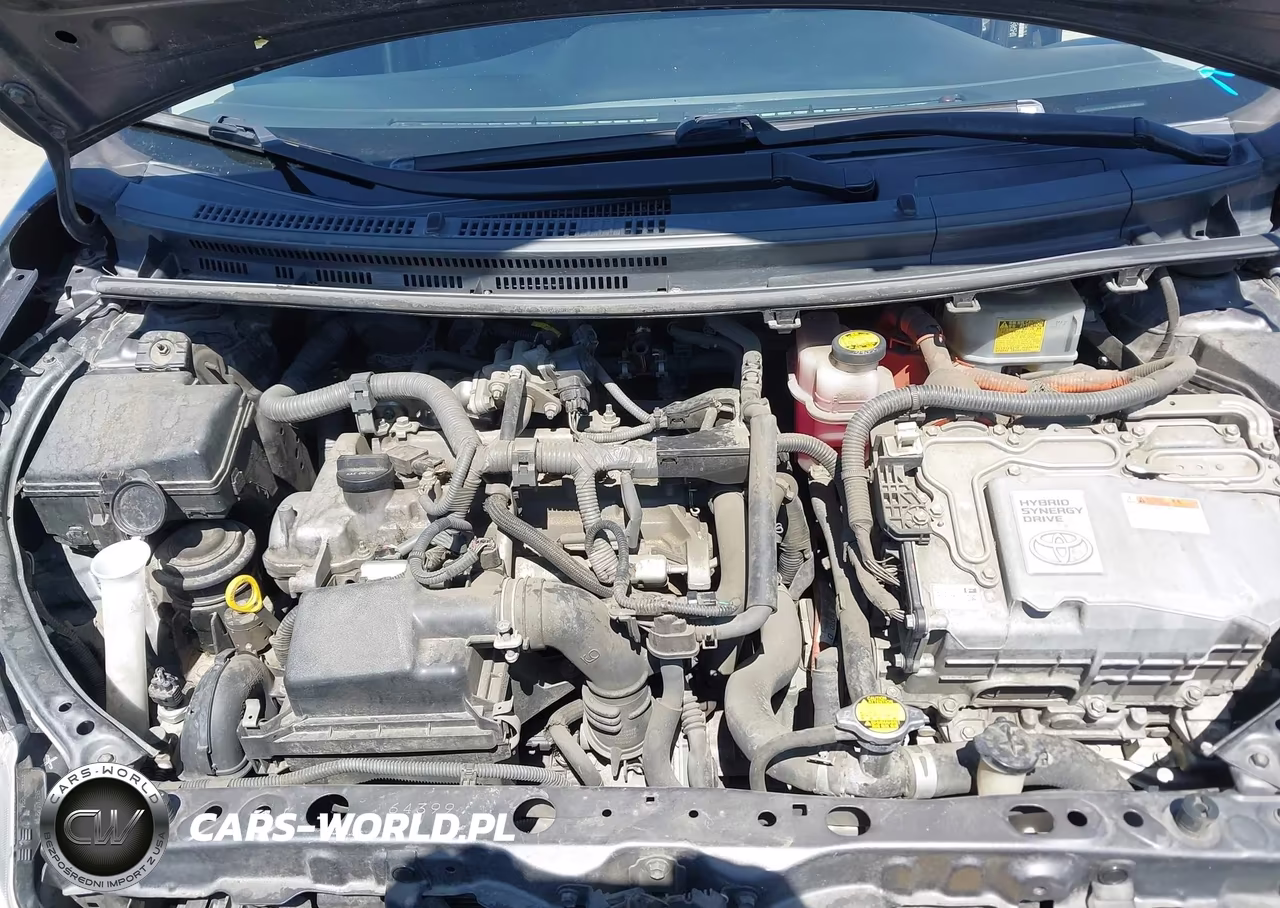 2015 Toyota Prius C Two VIN:JTDKDTB38F1584480 - 10