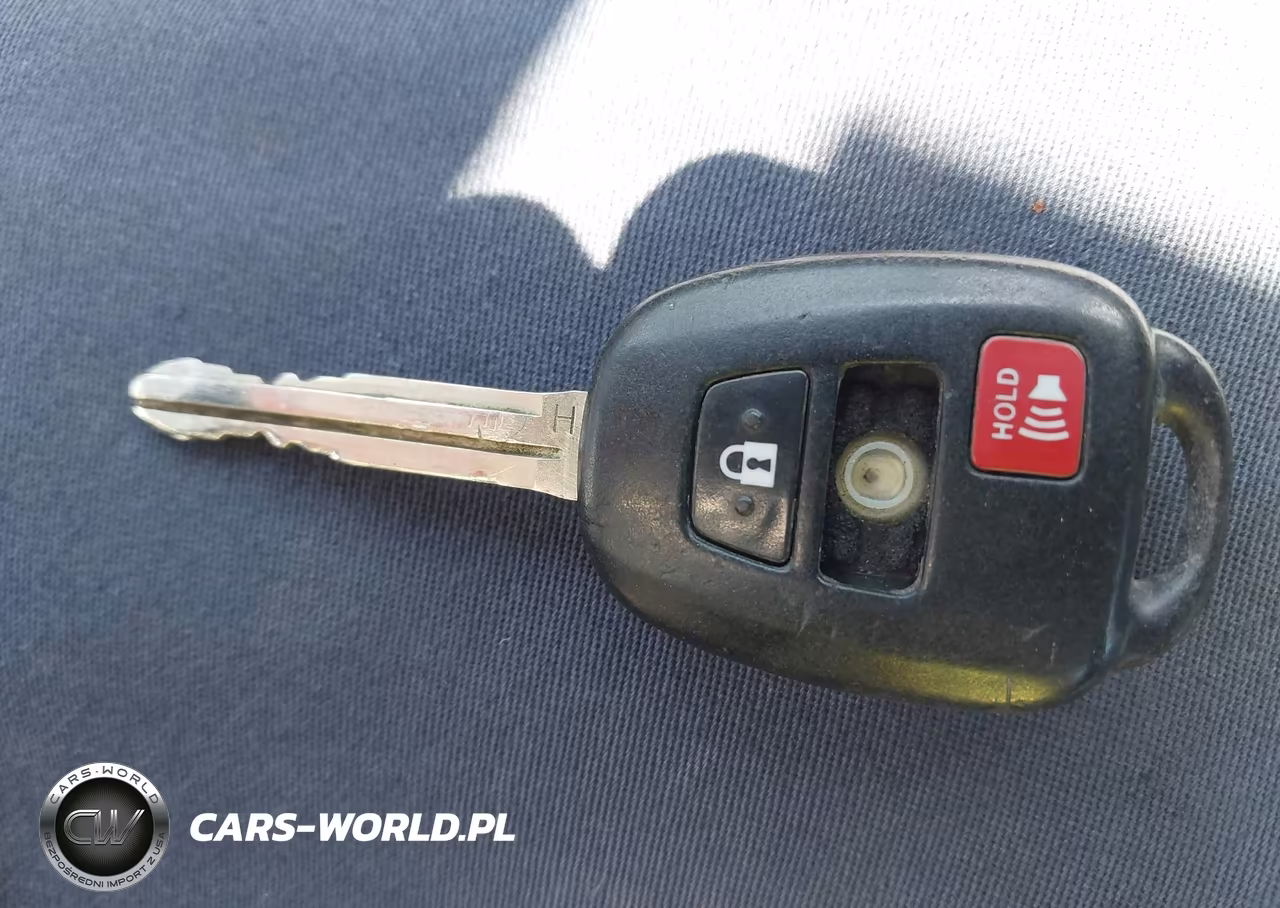 2015 Toyota Prius C Two VIN:JTDKDTB38F1584480 - 11