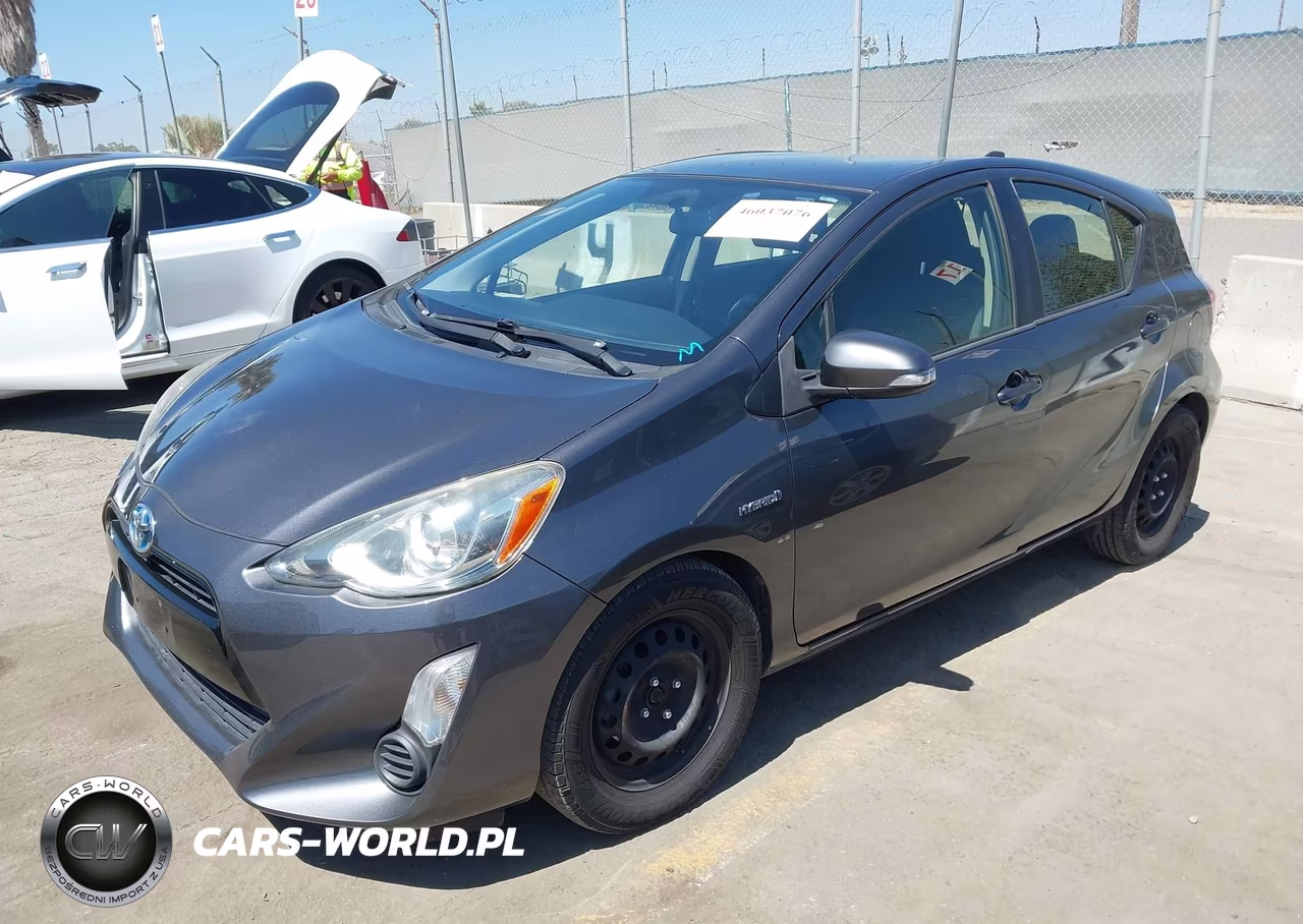 2015 Toyota Prius C Two VIN:JTDKDTB38F1584480 - 2