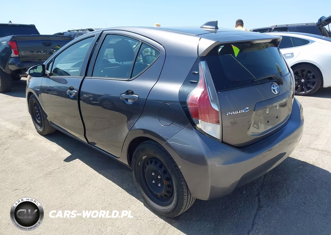 2015 Toyota Prius C Two VIN:JTDKDTB38F1584480 - 3