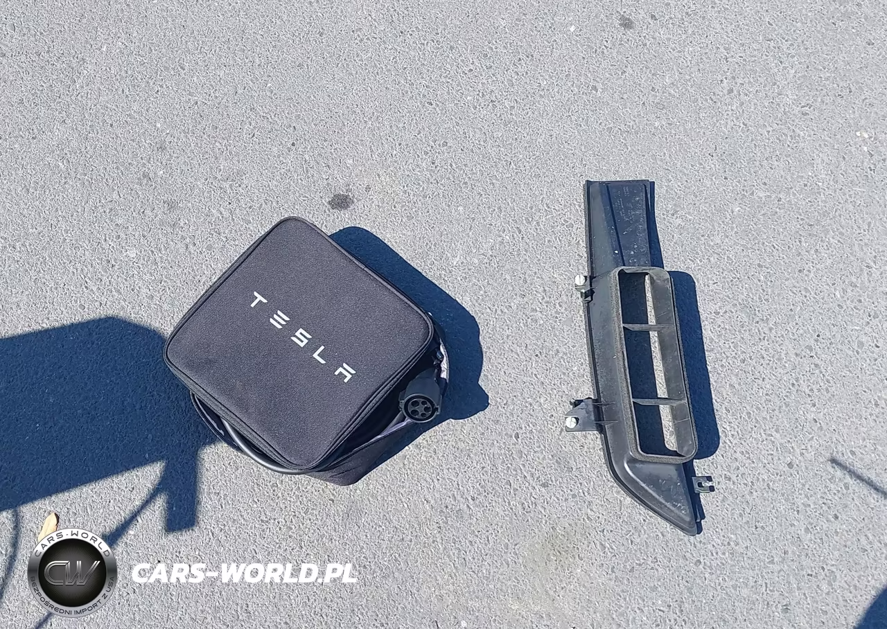 2018 Tesla Model 3 Long Range-Mid Range VIN:5YJ3E1EA9JF009353 - 12