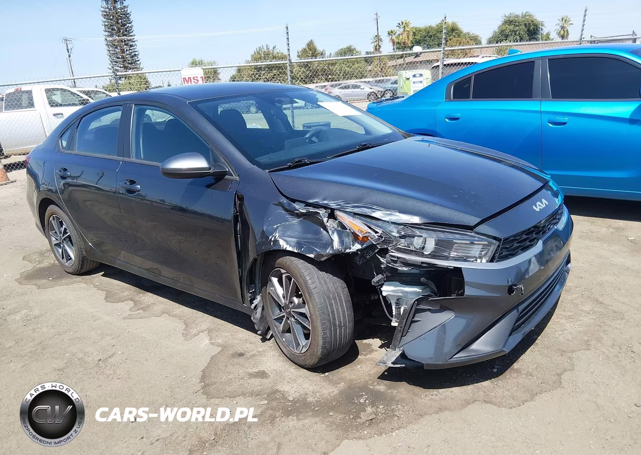 2023 Kia Forte Lxs – zdjęcie 1 z 18