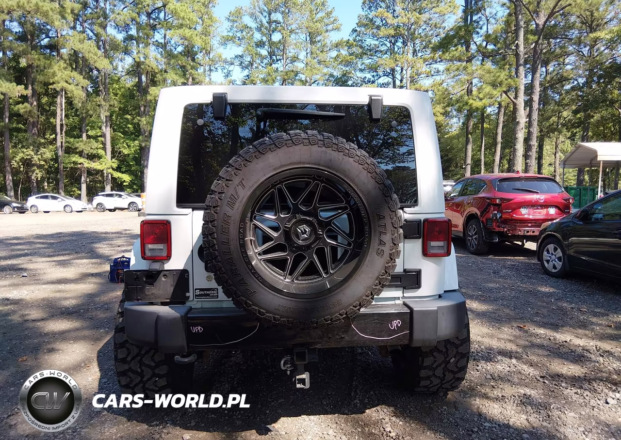 2017 Jeep Wrangler Unlimited Smoky Mountain 4X4 VIN:1C4BJWEG6HL625740 - 16