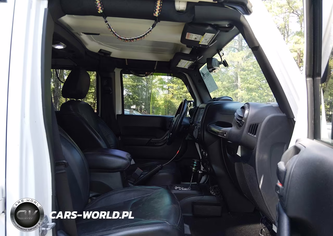 2017 Jeep Wrangler Unlimited Smoky Mountain 4X4 VIN:1C4BJWEG6HL625740 - 5