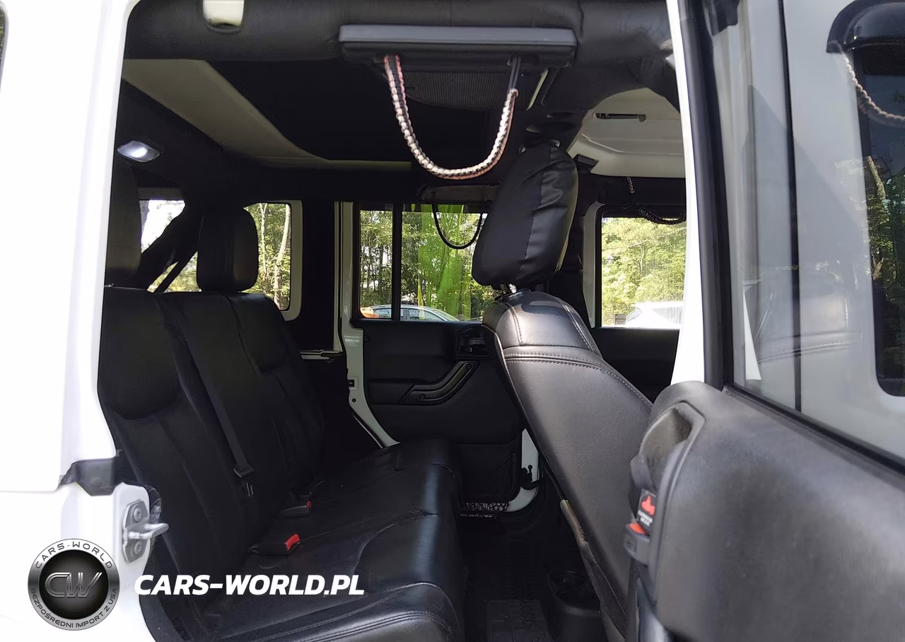 2017 Jeep Wrangler Unlimited Smoky Mountain 4X4 VIN:1C4BJWEG6HL625740 - 8