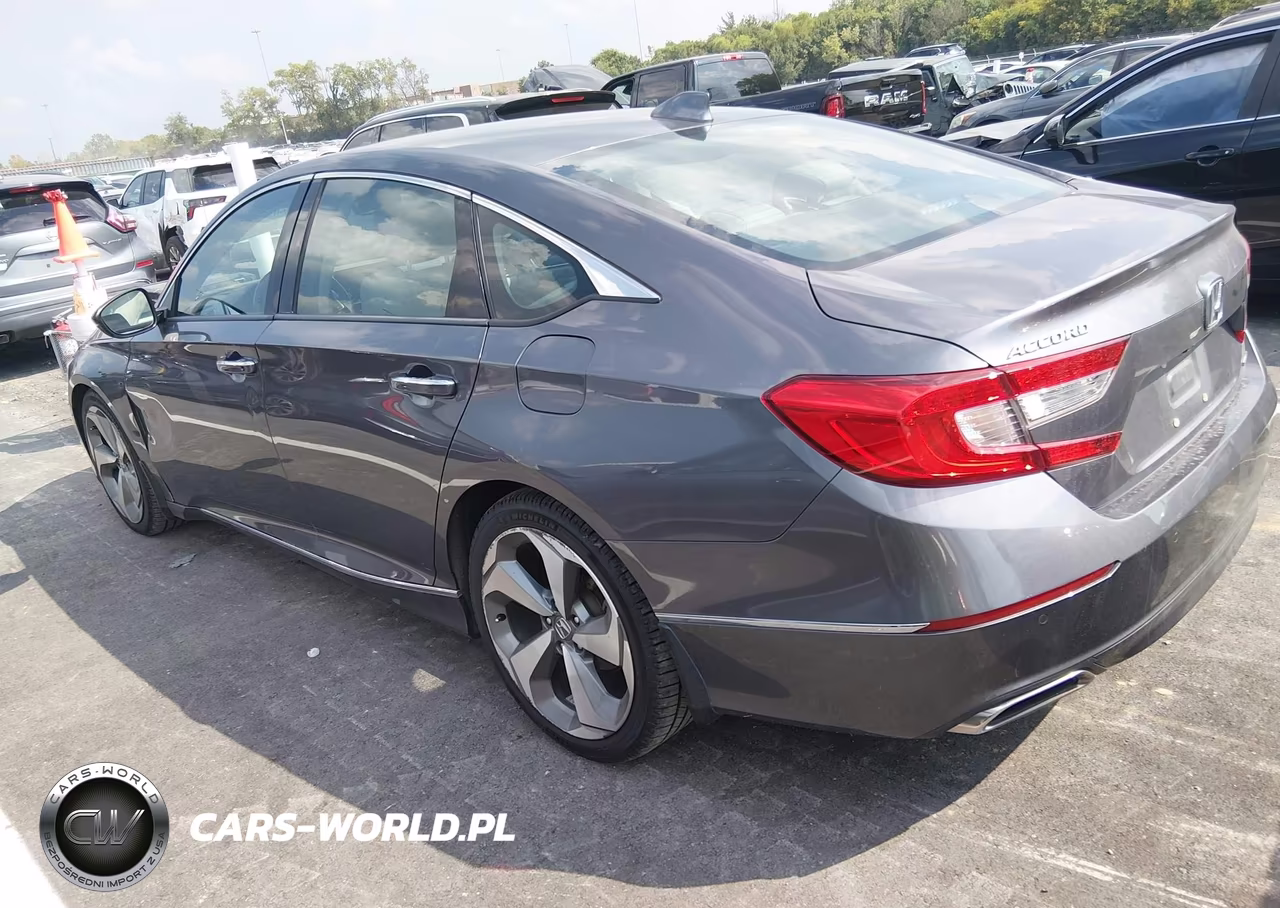 2018 Honda Accord Touring VIN:1HGCV1F95JA023202 - 3
