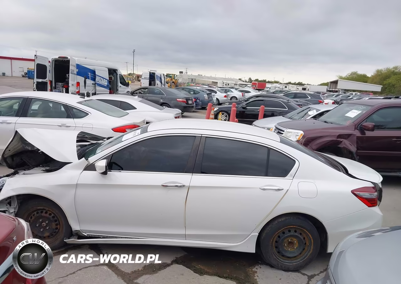 2017 Honda Accord Sport VIN:1HGCR2F56HA242719 - 13
