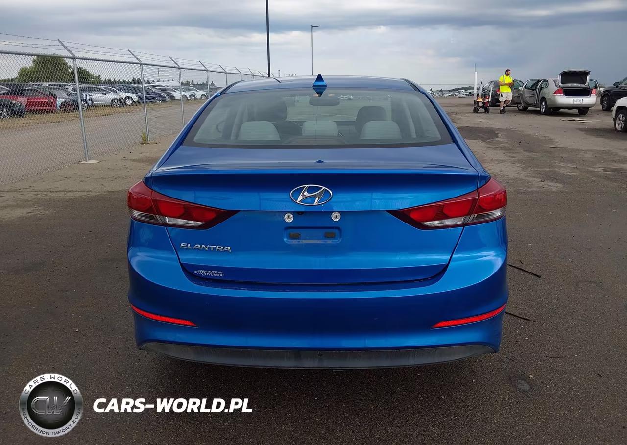 2018 Hyundai Elantra Value Edition VIN:5NPD84LF2JH382960 - 17