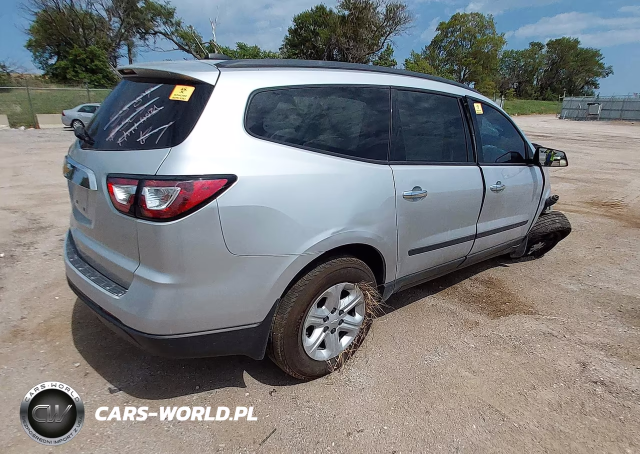 2017 Chevrolet Traverse Ls VIN:1GNKRFKD8HJ207119 - 4