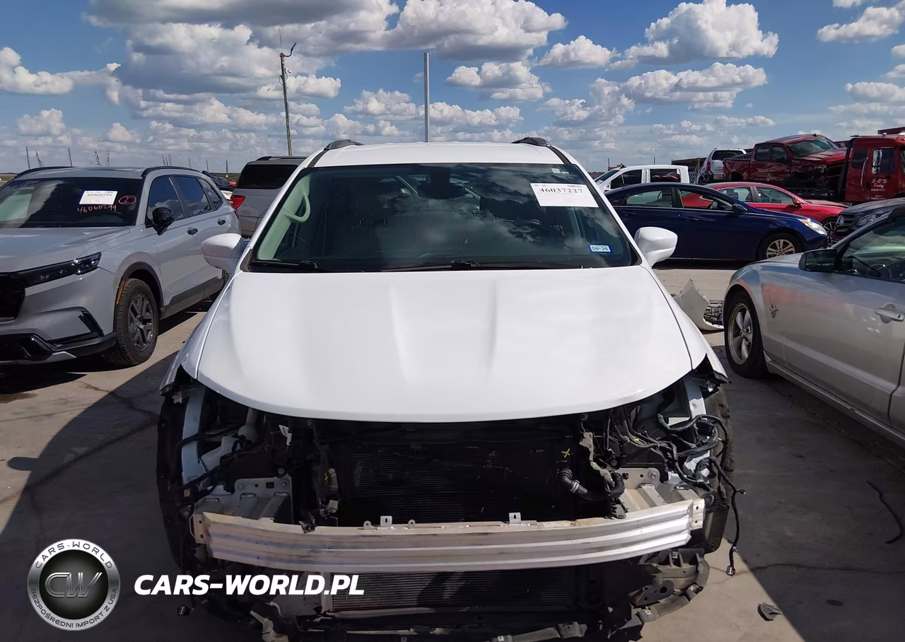 2018 Chrysler Pacifica Hybrid Touring L VIN:2C4RC1L78JR124795 - 12