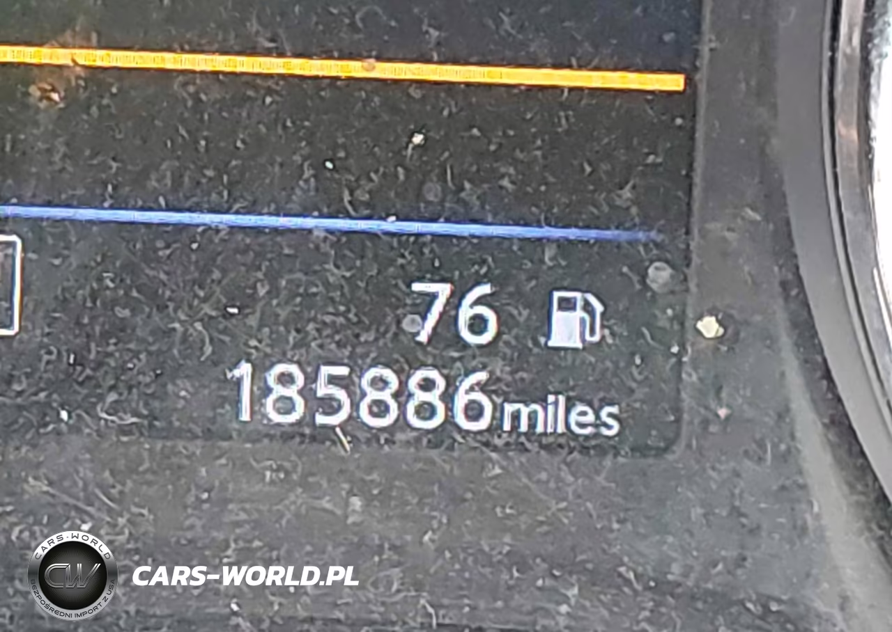 2018 Nissan Rogue S VIN:KNMAT2MT7JP521706 - 15