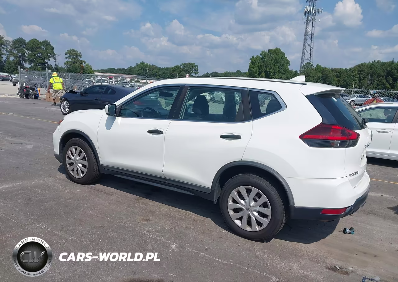 2018 Nissan Rogue S VIN:KNMAT2MT7JP521706 - 3