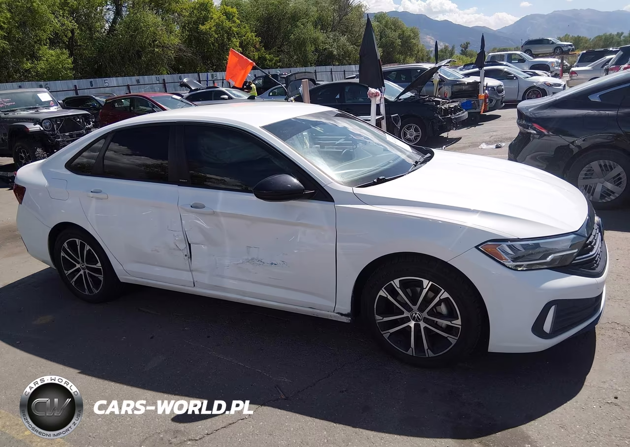 2023 Volkswagen Jetta 1.5T Sport VIN:3VWAM7BU4PM057422 - 13