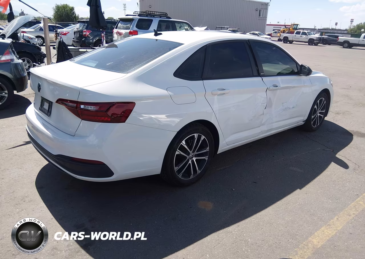 2023 Volkswagen Jetta 1.5T Sport VIN:3VWAM7BU4PM057422 - 4