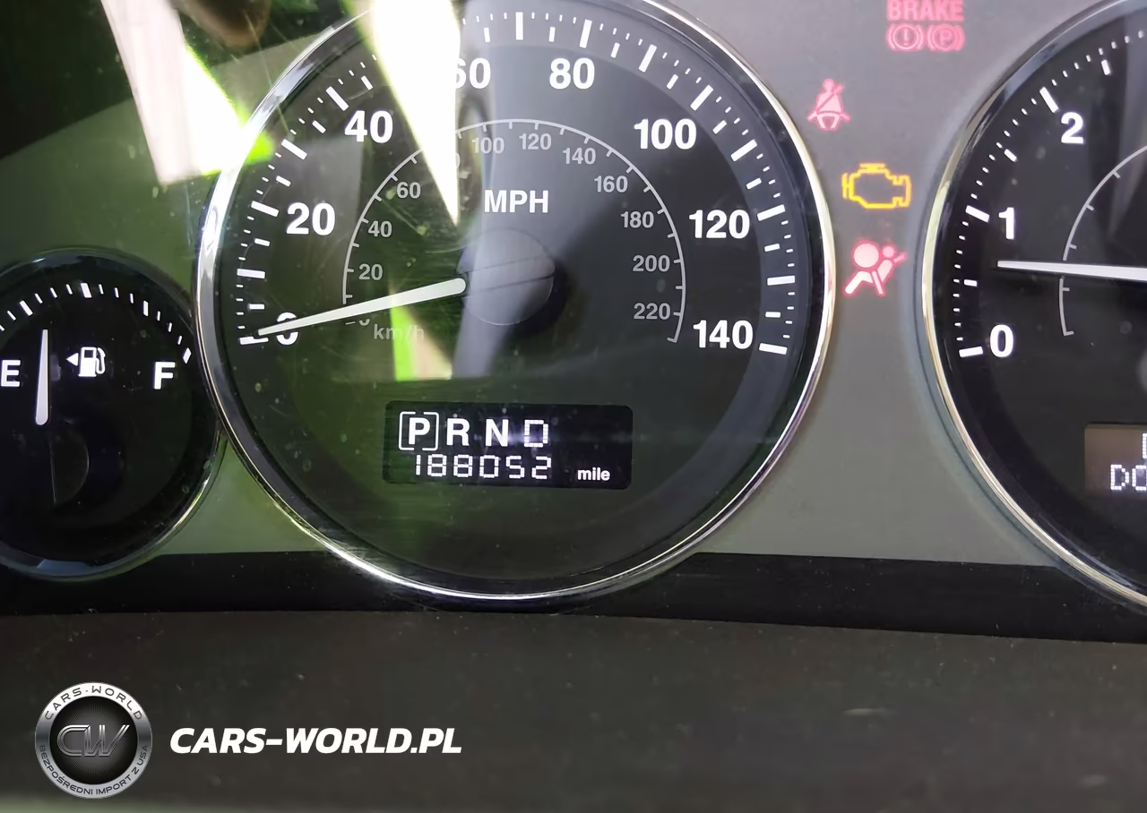 2008 Jeep Commander Overland VIN:1J8HG68238C189155 - 16