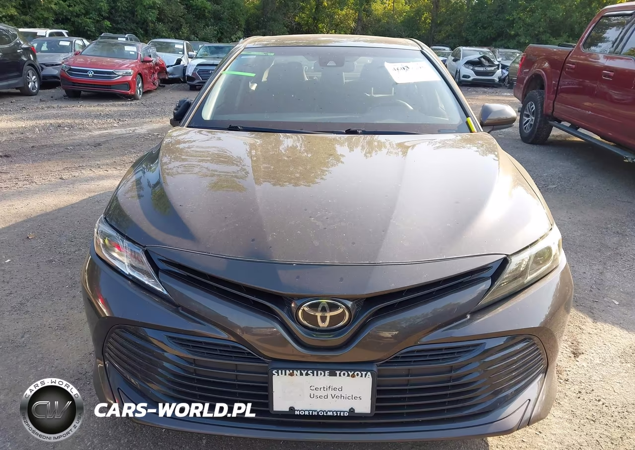 2018 Toyota Camry Le VIN:JTNB11HK3J3015170 - 12