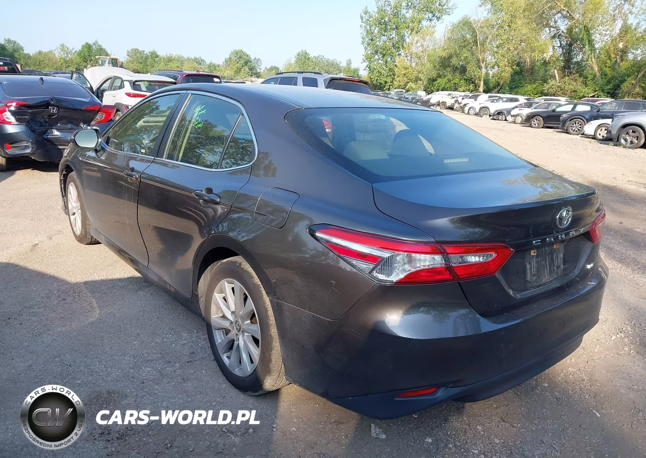 2018 Toyota Camry Le VIN:JTNB11HK3J3015170 - 3