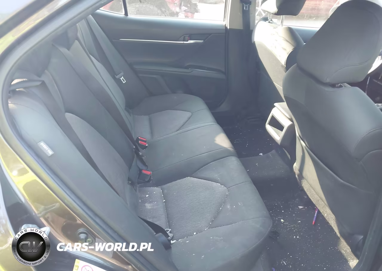 2018 Toyota Camry Le VIN:JTNB11HK3J3015170 - 8