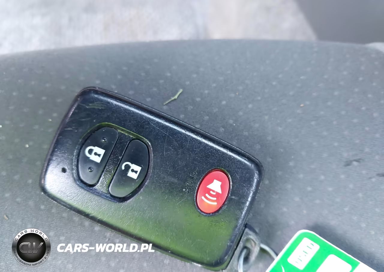 2011 Toyota Prius Two VIN:JTDKN3DU6B1436454 - 11