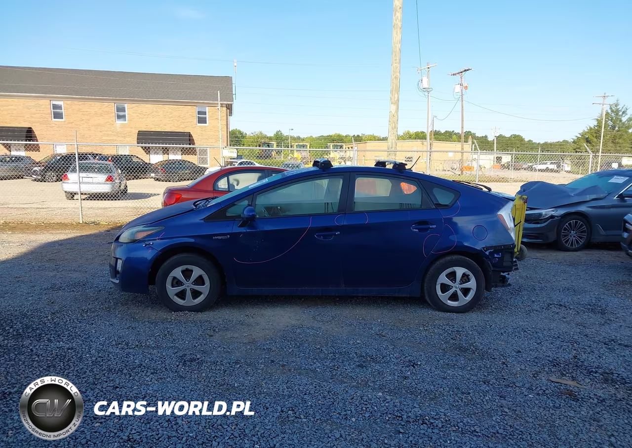 2011 Toyota Prius Two VIN:JTDKN3DU6B1436454 - 14