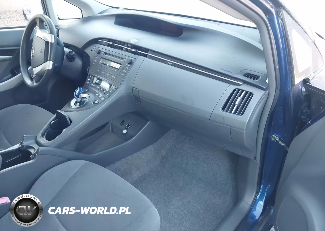 2011 Toyota Prius Two VIN:JTDKN3DU6B1436454 - 5