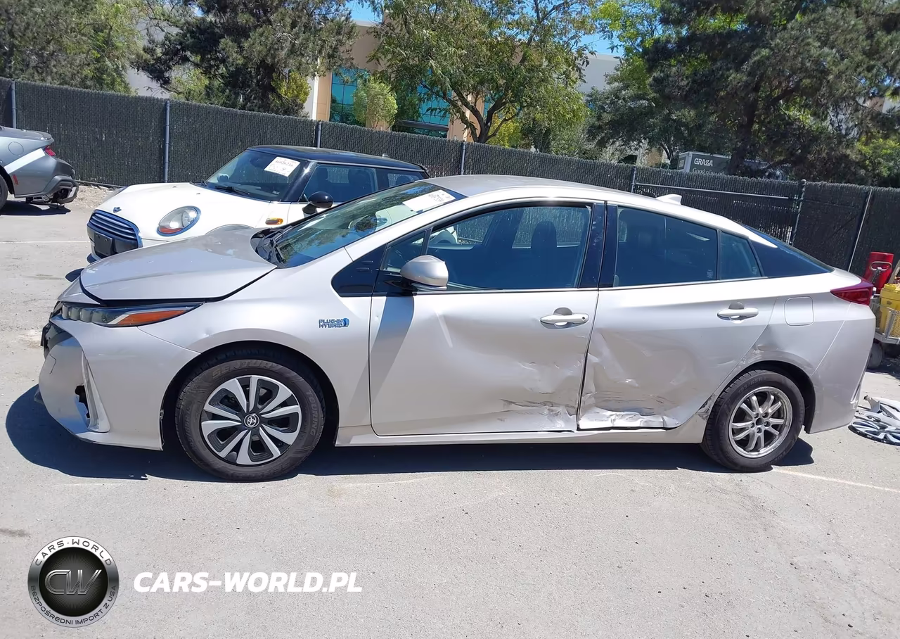 2019 Toyota Prius Prime Premium VIN:JTDKARFP7K3111810 - 6