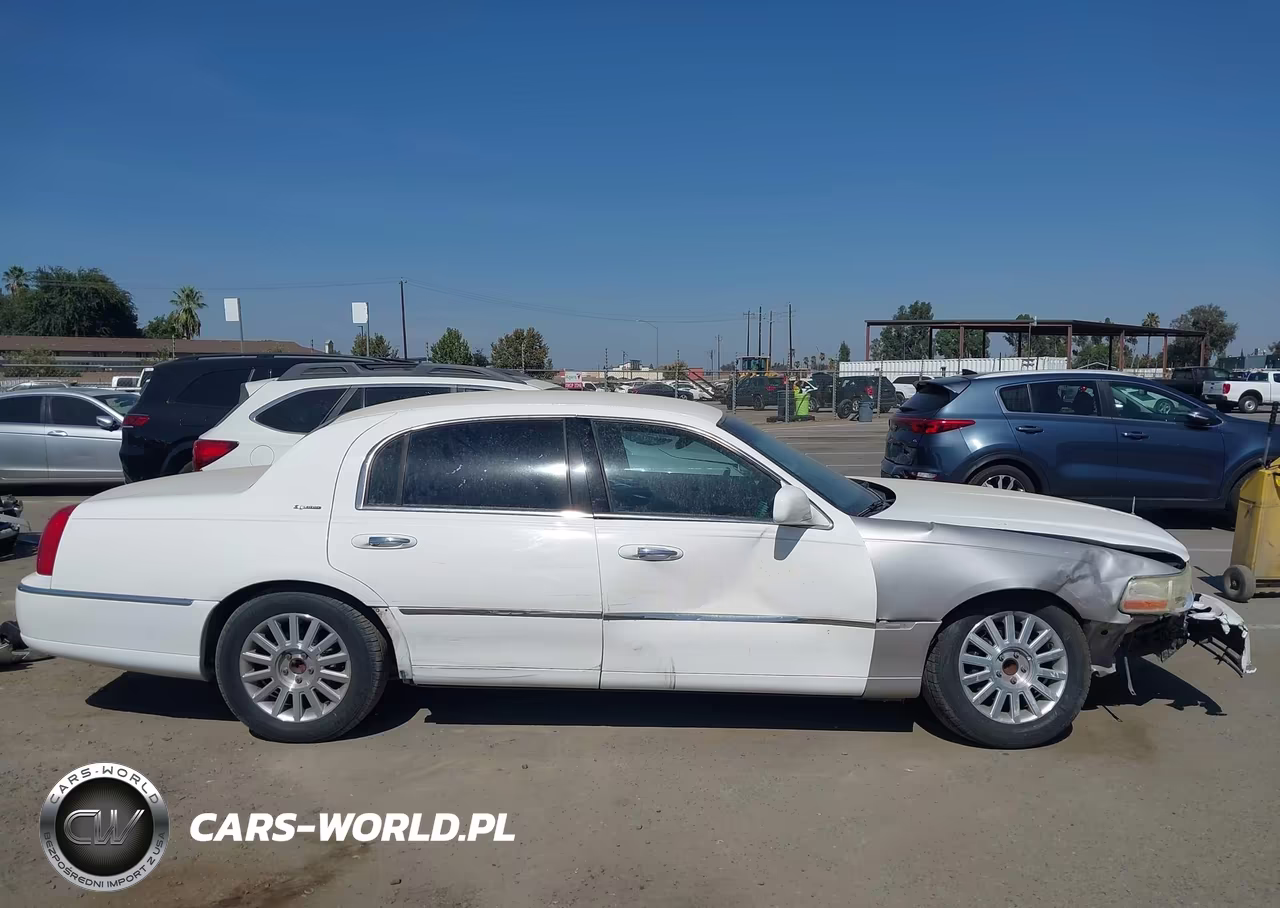 2004 Lincoln Town Car Executive-Signature VIN:1LNHM81W34Y647813 - 18