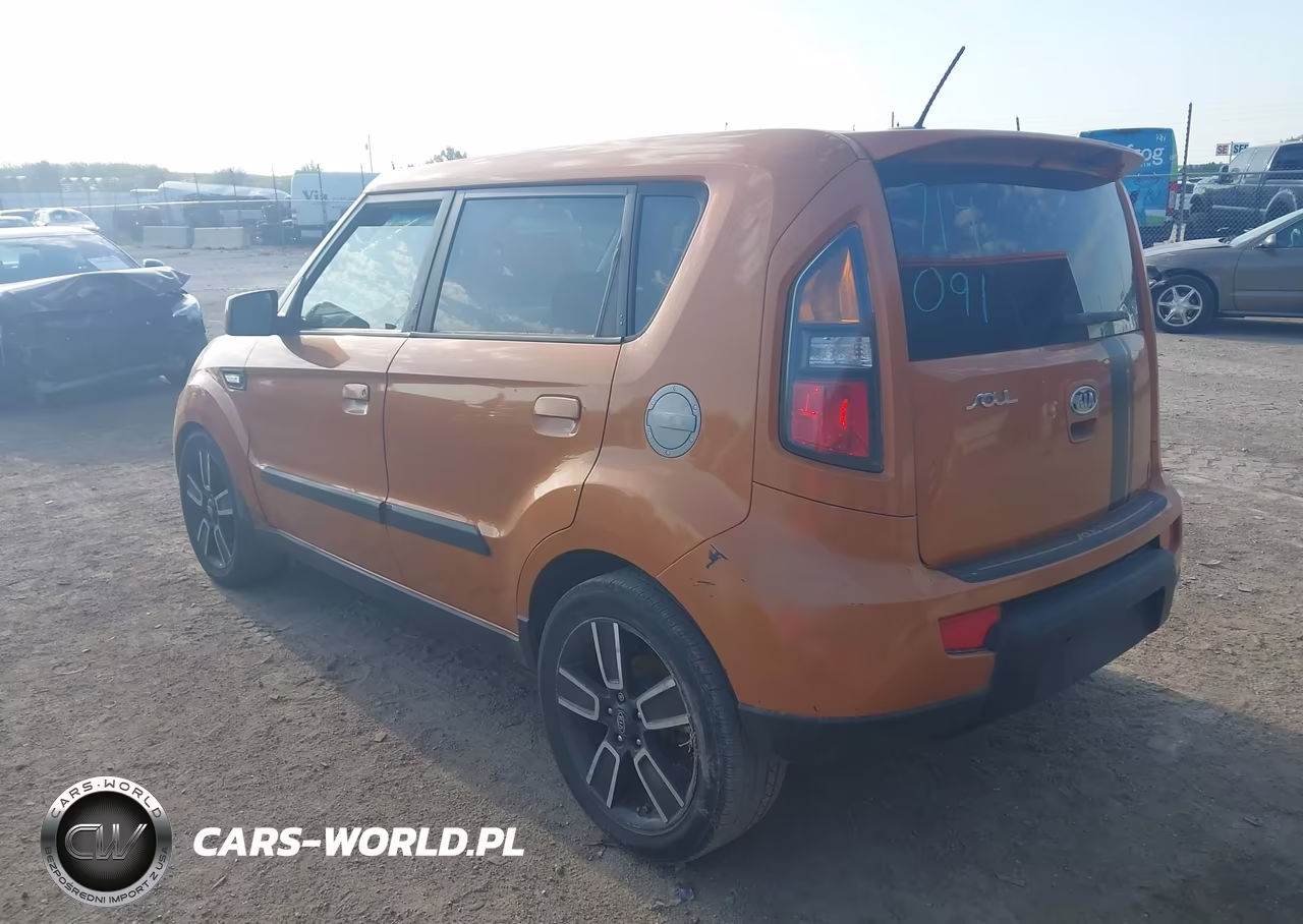 2010 Kia Soul + VIN:KNDJT2A28A7107958 - 3