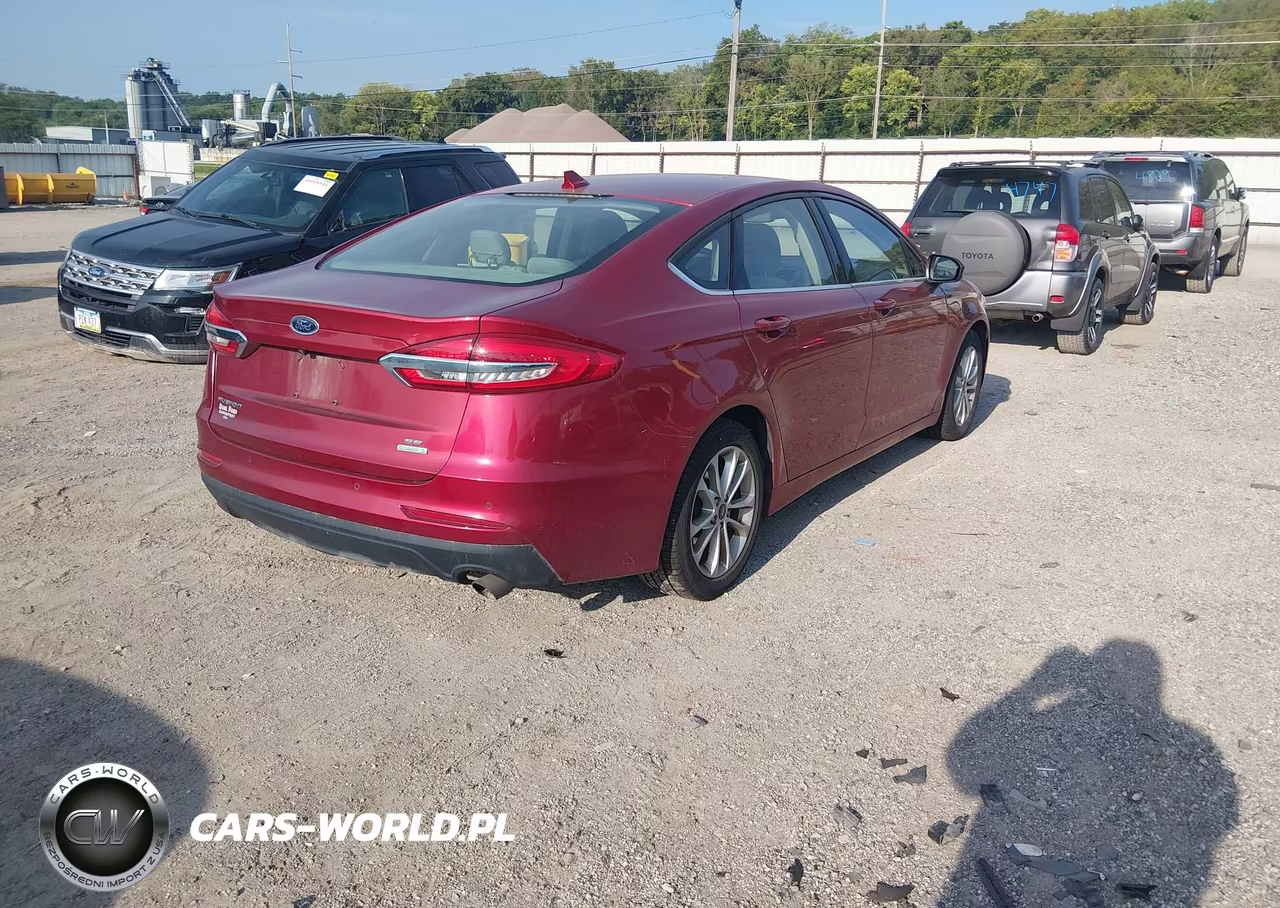 2019 Ford Fusion Se VIN:3FA6P0HD9KR195246 - 4