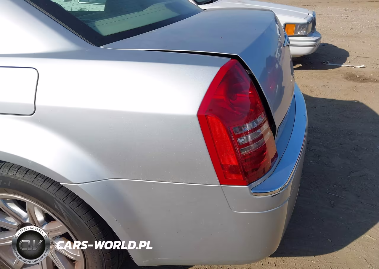 2006 Chrysler 300C VIN:2C3KA63H26H498155 - 13