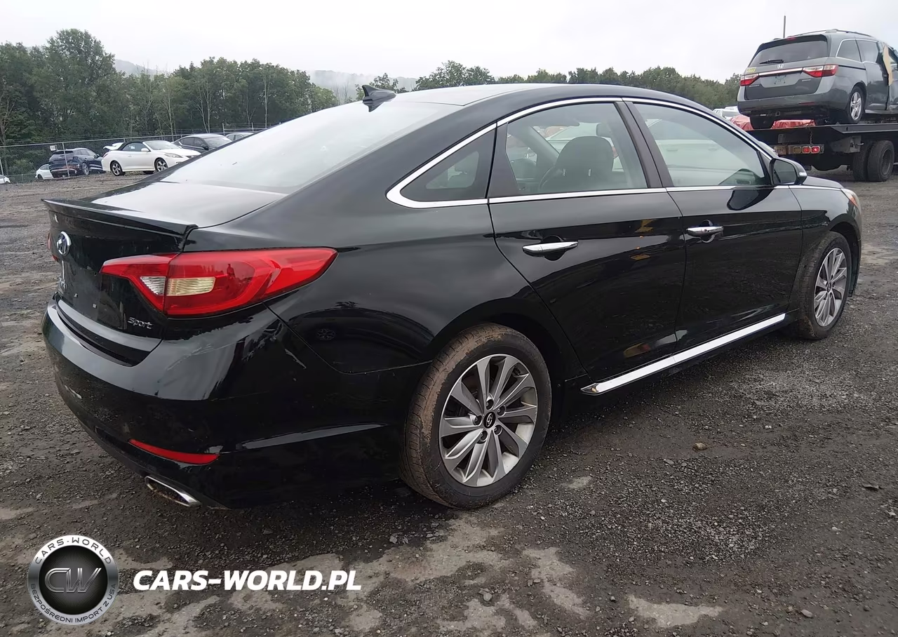2017 Hyundai Sonata Sport VIN:5NPE34AFXHH487990 - 4