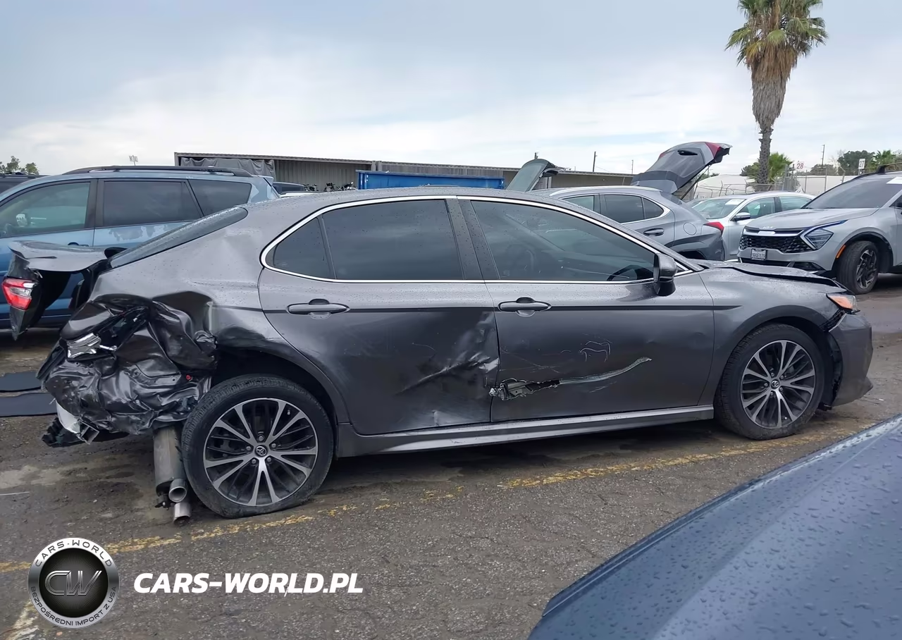 2018 Toyota Camry Se VIN:4T1B11HK4JU643149 - 13