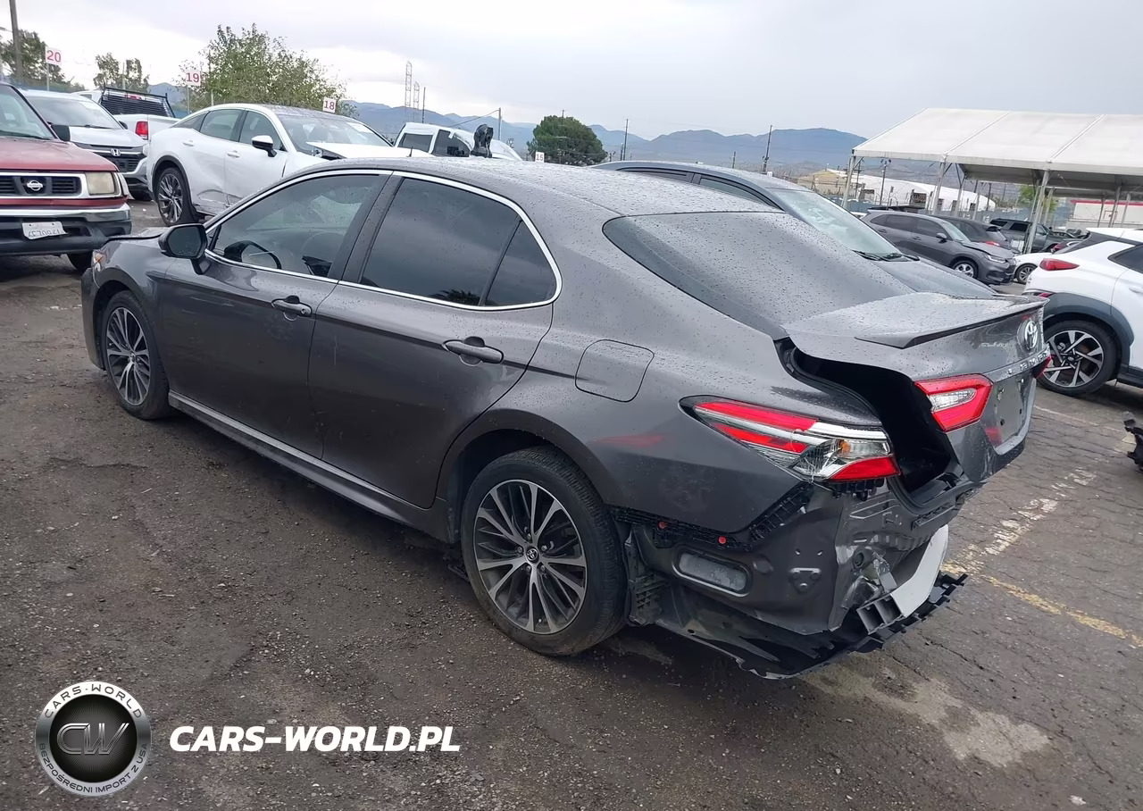 2018 Toyota Camry Se VIN:4T1B11HK4JU643149 - 3