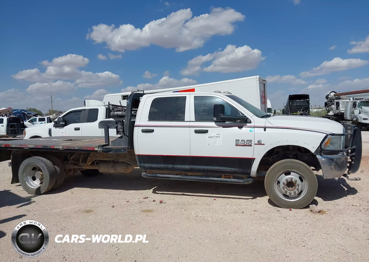 2018 Ram 5500 Chassis Tradesman-Slt-Laramie VIN:3C7WRNFL1JG157471 - 12