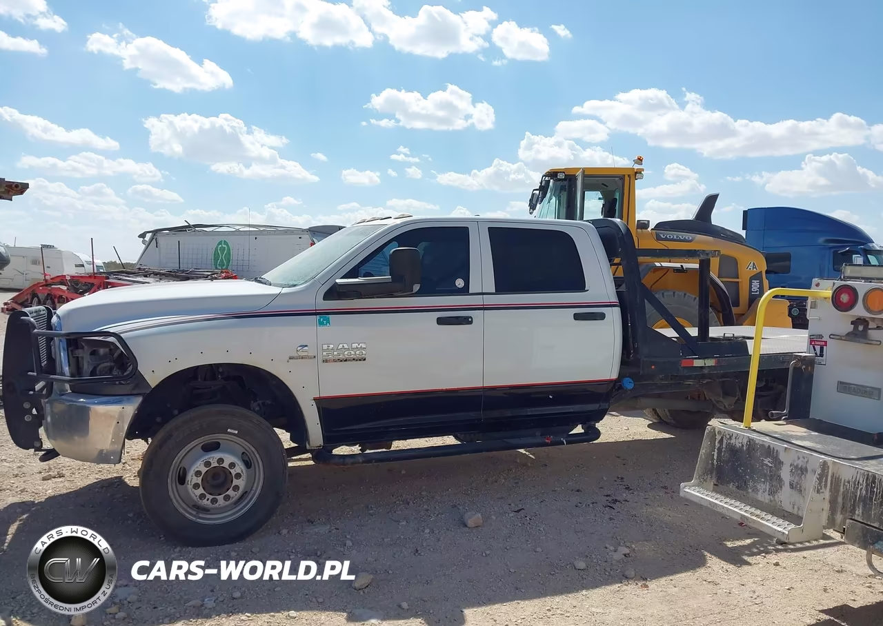 2018 Ram 5500 Chassis Tradesman-Slt-Laramie VIN:3C7WRNFL1JG157471 - 13