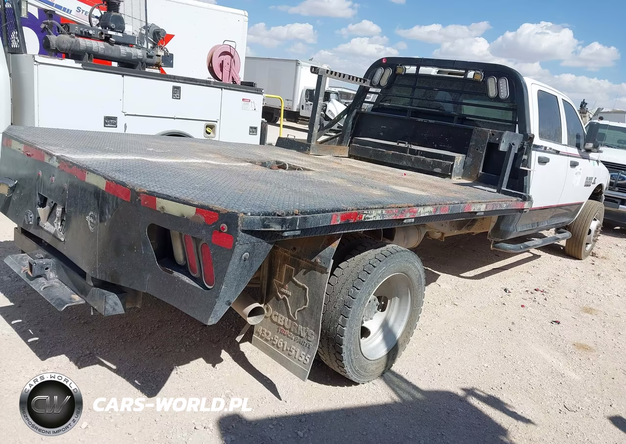 2018 Ram 5500 Chassis Tradesman-Slt-Laramie VIN:3C7WRNFL1JG157471 - 4