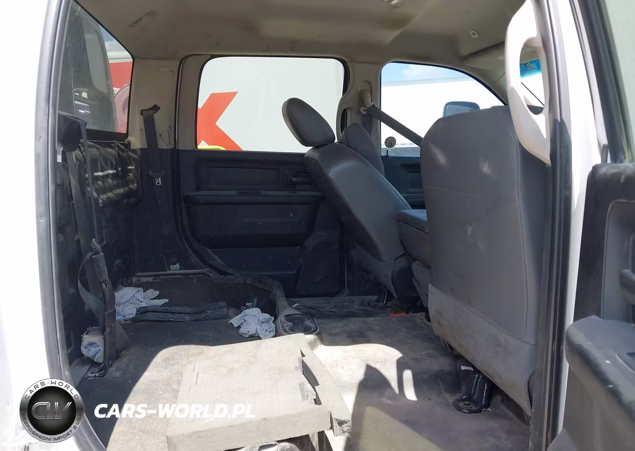 2018 Ram 5500 Chassis Tradesman-Slt-Laramie VIN:3C7WRNFL1JG157471 - 7