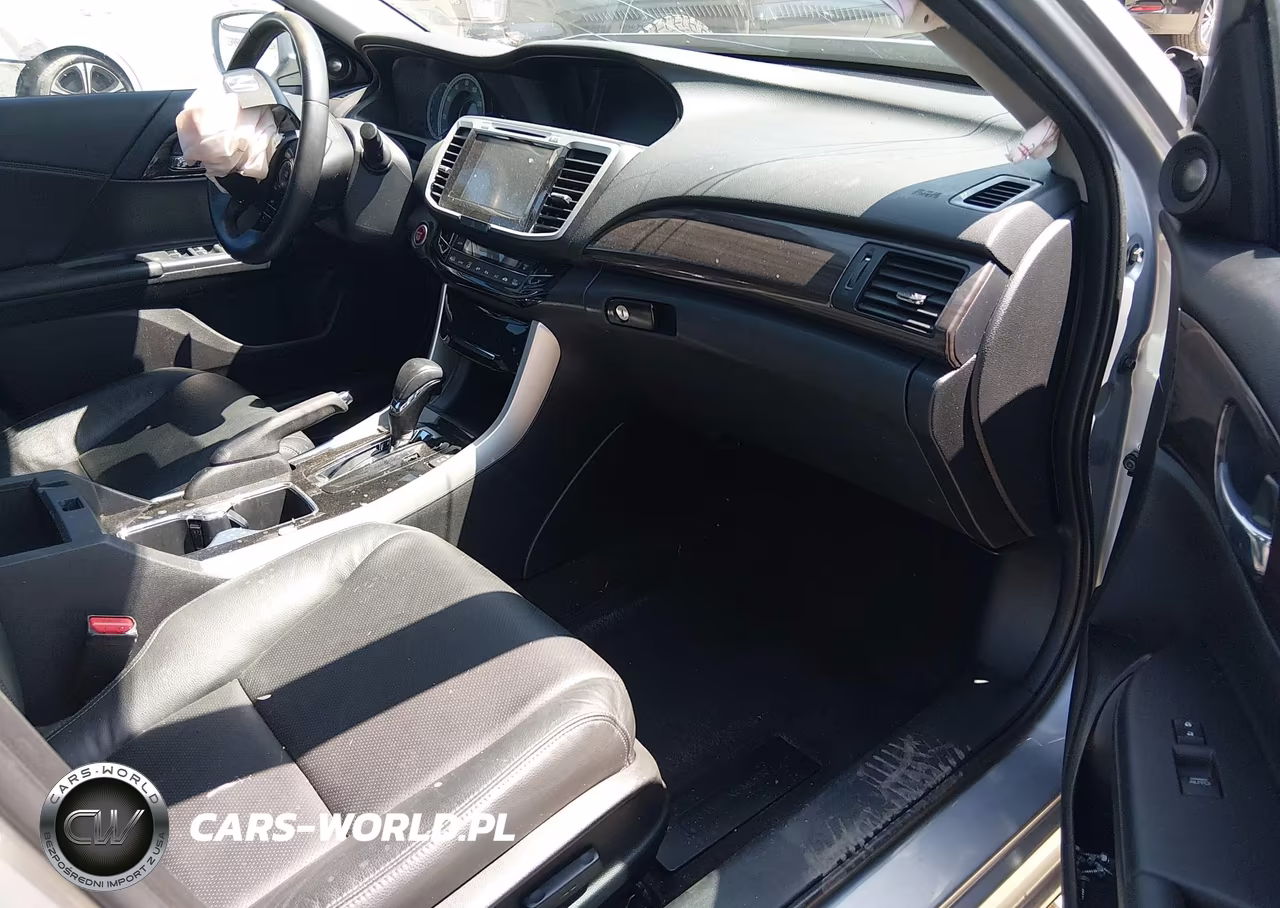 2016 Honda Accord Touring VIN:1HGCR3F94GA021725 - 5